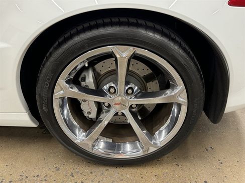 Used 2010 Chevrolet Corvette Grand Sport w/ Preferred Equipment Group RWD image 10