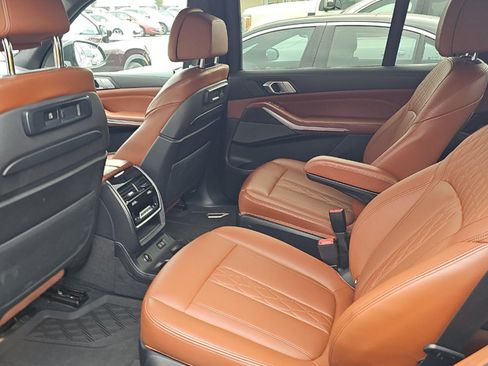 Used 2022 BMW X7 M50i w/ Executive Package AWD/4WD image 4