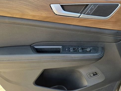 Used 2025 Volkswagen Atlas SE image 22