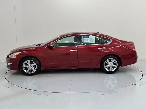 Used 2015 Nissan Altima 2.5 SV w/ Convenience Package FWD image 2