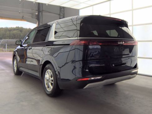 Used 2022 Kia Carnival LX FWD image 6