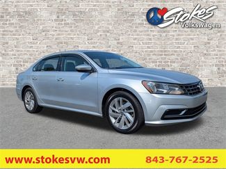 Used 2018 Volkswagen Passat 2.0T SE image 1