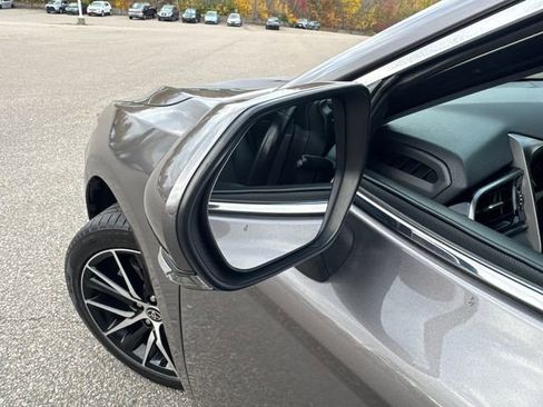 Certified 2022 Toyota Camry SE image 18