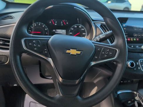 Used 2025 Chevrolet Malibu LT FWD image 18