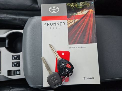 Used 2011 Toyota 4Runner SR5 w/ Premium Pkg w/Leather image 19