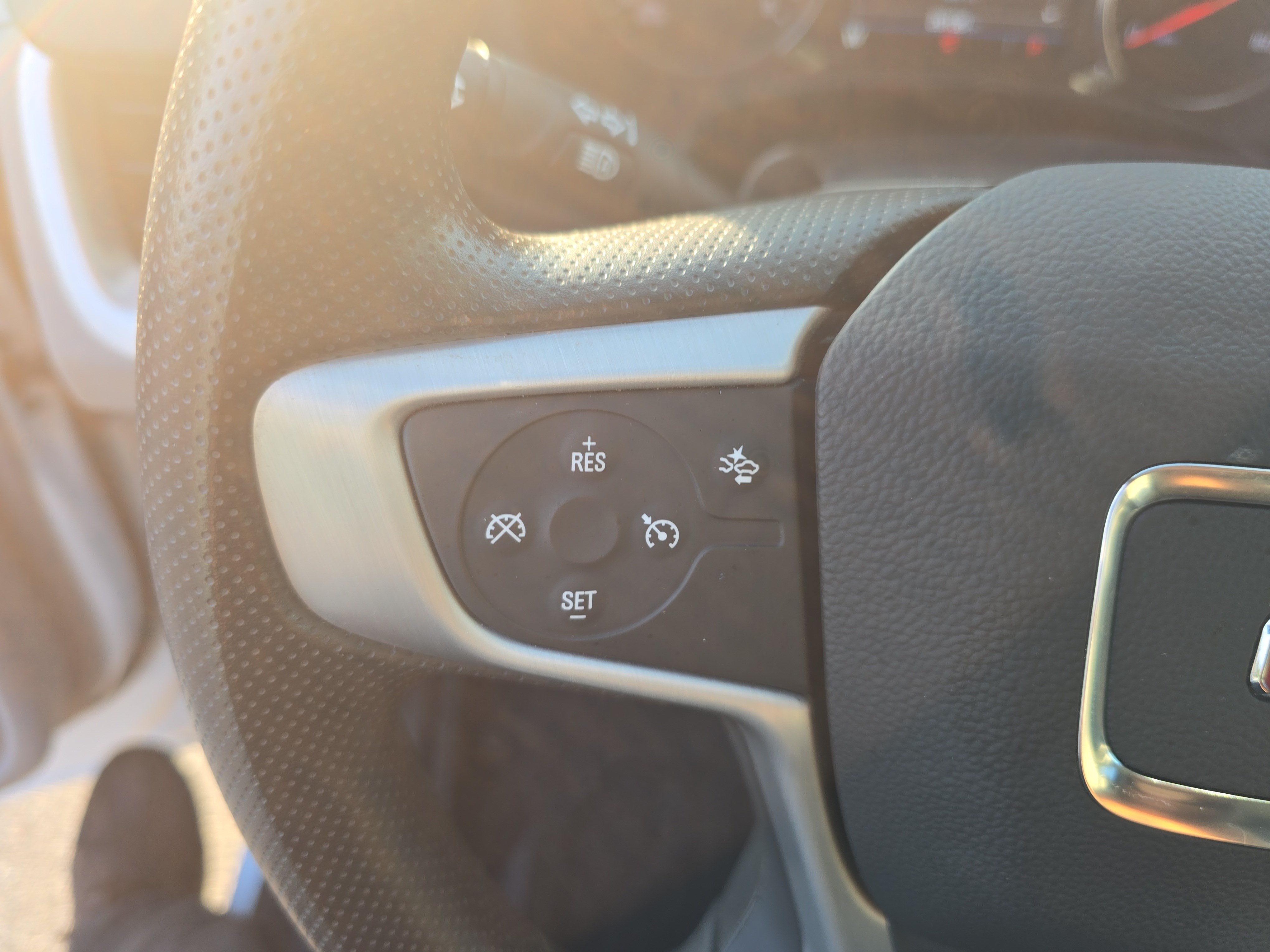 Used 2023 GMC Terrain SLE w/ Driver Convenience Package FWD image 16