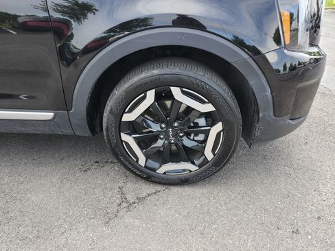Used 2025 Kia Telluride S FWD image 13