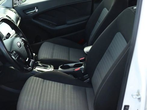 Used 2017 Kia Forte S w/ S Technology Package image 28