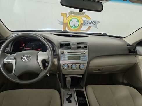 Used 2009 Toyota Camry LE FWD image 13