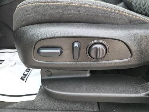 Used 2024 Chevrolet Equinox LT image 17