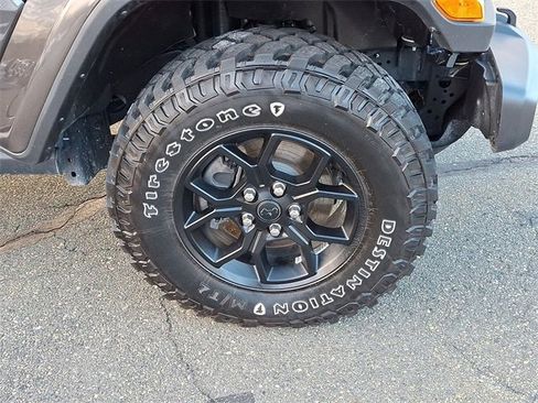 Used 2024 Jeep Gladiator Sport image 26