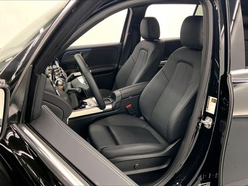 Used 2025 Mercedes-Benz GLB 250 image 21