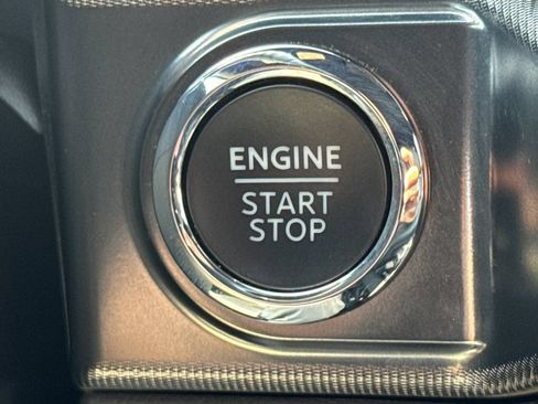 Used 2025 Ford F150 Lariat AWD/4WD image 28