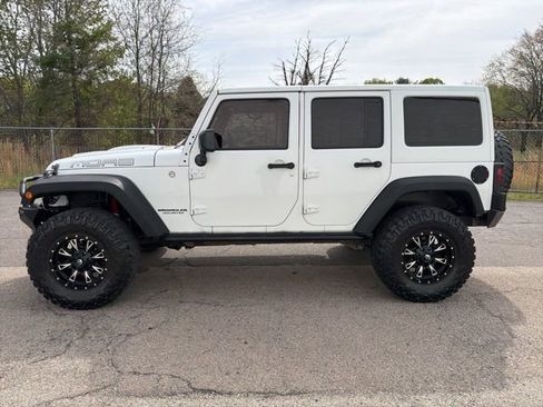 Used 2013 Jeep Wrangler Unlimited Sahara AWD/4WD image 5