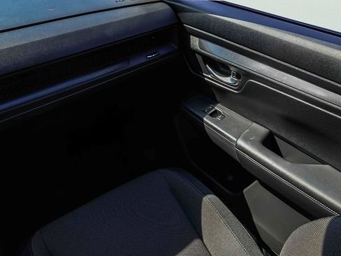 Used 2023 Honda CR-V LX image 18