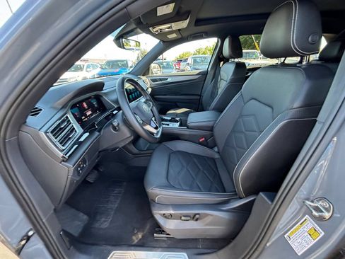 Used 2026 Volkswagen Atlas Cross Sport SE FWD image 30