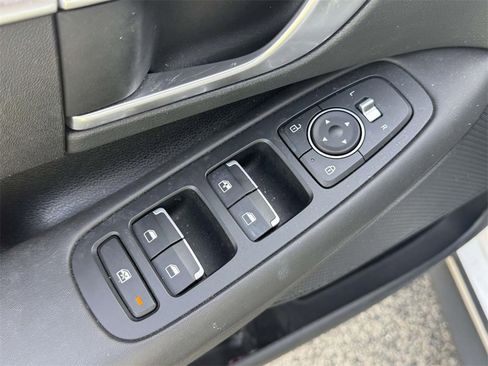 Certified 2022 Hyundai Sonata SE w/ Cargo Package image 12