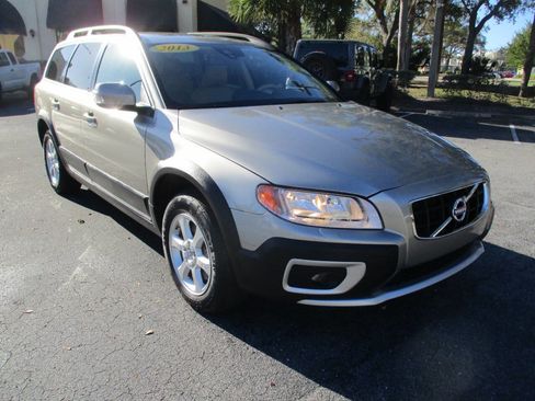 Used 2013 Volvo XC70 3.2 image 2