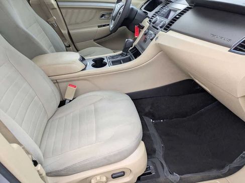 Used 2017 Ford Taurus SE FWD image 20