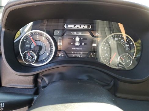 Used 2024 RAM 1500 Laramie image 24