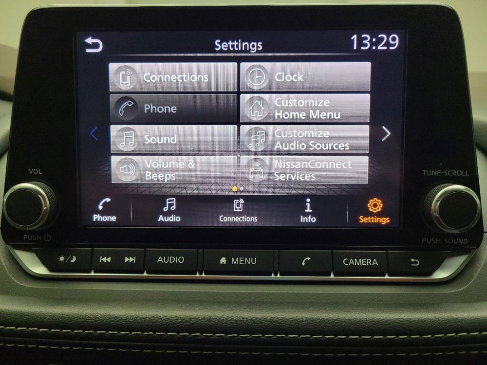 Used 2021 Nissan Rogue SV FWD image 25