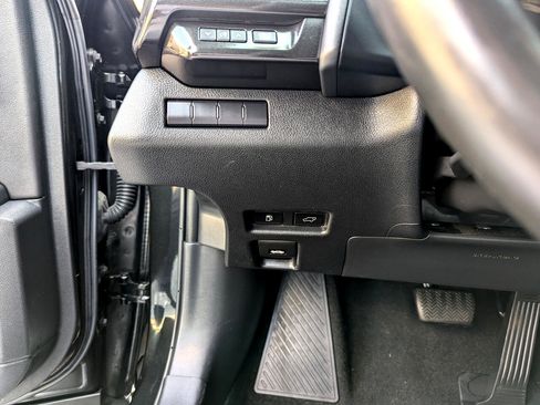 Used 2020 Lexus UX 250h w/ Premium Package image 15