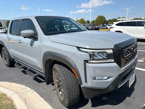 Used 2022 Nissan Frontier Pro-X RWD image 3