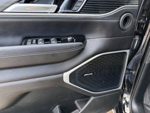 Used 2024 Jeep Wagoneer L Series II w/ Flexible Seating Group image 28