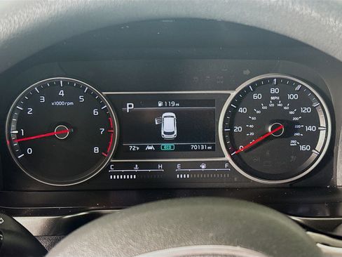 Used 2021 Kia Sorento LX image 16