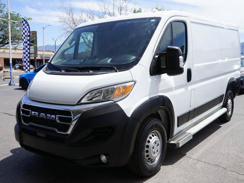 Used 2025 RAM ProMaster 2500 w/ U-Haul Equipment Group FWD image 7