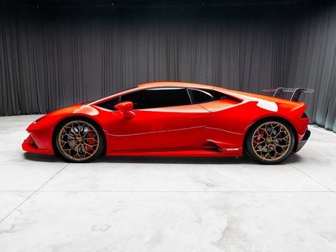 Used 2023 Lamborghini Huracan EVO AWD/4WD image 14