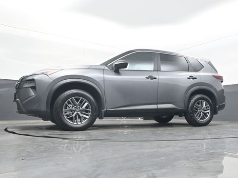 Certified 2025 Nissan Rogue S image 24