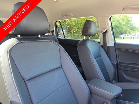 Used 2021 Volkswagen Tiguan SE FWD image 15
