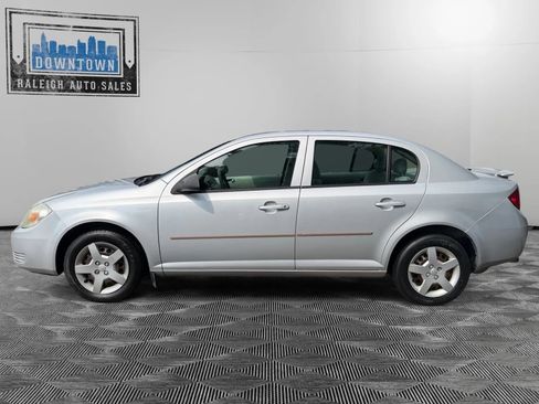 Used 2005 Chevrolet Cobalt Sedan FWD image 2