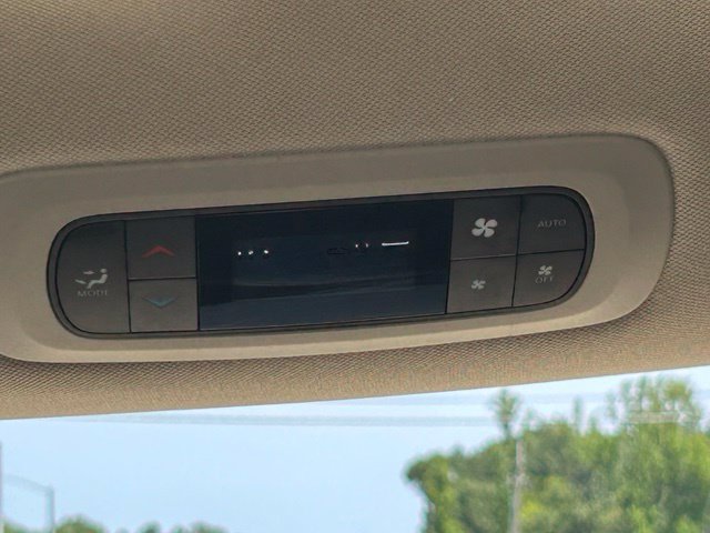 Used 2023 Chrysler Pacifica Touring-L FWD image 22