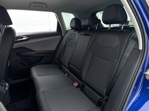 Used 2023 Volkswagen Taos SE image 29