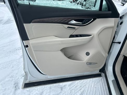 Used 2022 Buick Envision Avenir w/ Technology Package II image 20