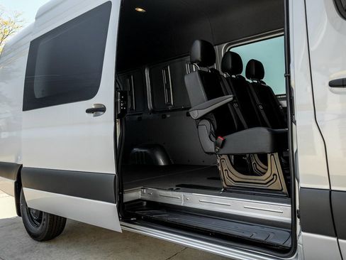 New 2025 Mercedes-Benz Sprinter 2500 image 10
