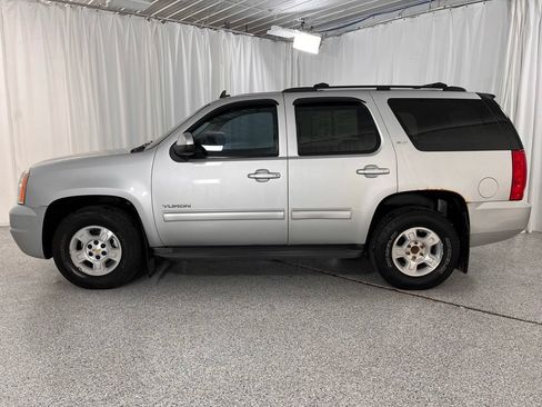 Used 2010 GMC Yukon SLT w/ SLT-2 Equipment Package AWD/4WD image 24