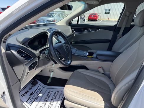 Used 2019 Lincoln Nautilus Reserve FWD image 4