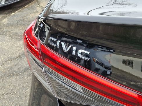 Used 2023 Honda Civic Touring image 31