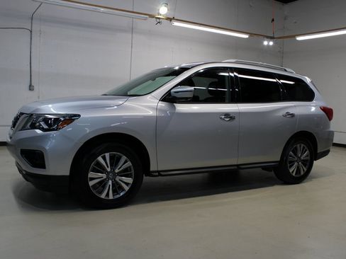 Used 2020 Nissan Pathfinder SL image 5