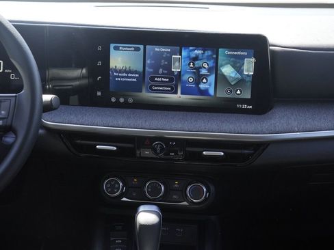 New 2026 Nissan Kicks S image 20