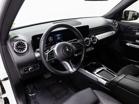 Certified 2025 Mercedes-Benz GLB 250 4MATIC image 8