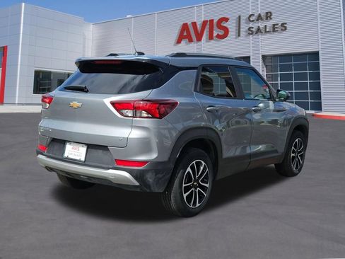 Used 2025 Chevrolet TrailBlazer LT AWD/4WD image 6