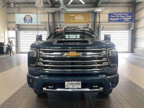 Used 2024 Chevrolet Silverado 3500 High Country w/ Technology Package image 2