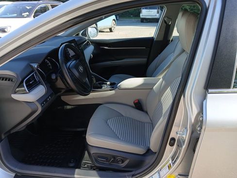 Used 2024 Toyota Camry SE image 13