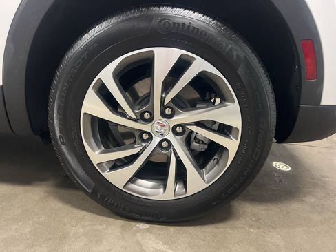 Used 2023 Buick Envision Essence AWD/4WD image 9