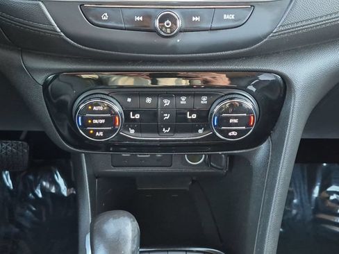 Used 2021 Buick Encore GX Essence AWD/4WD image 25