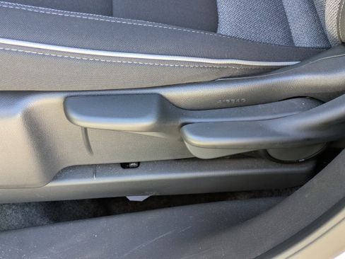 Used 2025 Chevrolet TrailBlazer LS w/ LS Convenience Package image 19